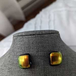 Bundle of pierced earrings made of dichroic glass